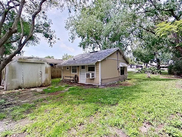 1323 Woodruff Ave — Photo 5