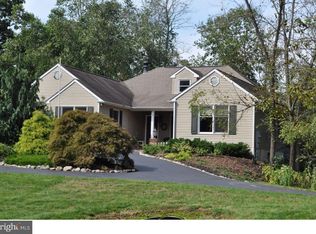2754 Windy Bush Rd, Newtown, PA 18940