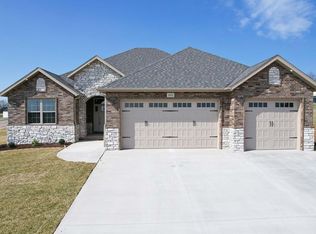 2079 N Unbridled Ct, Springfield, MO 65802