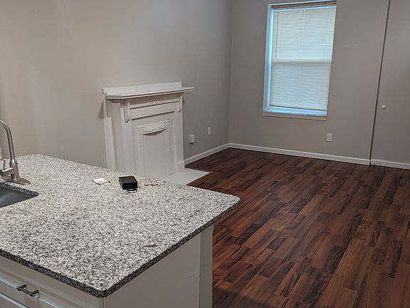 3rd image of 3851 Folsom Ave #1
