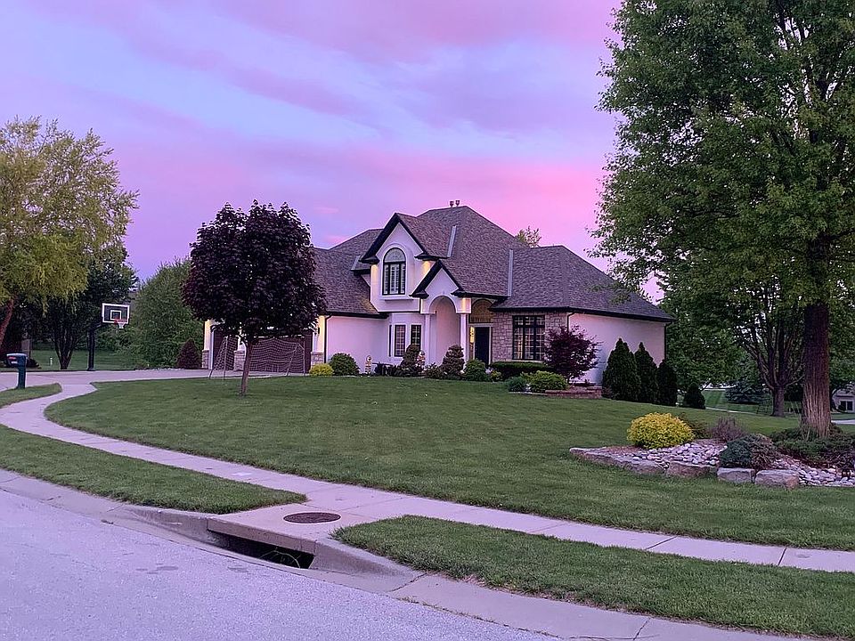 2nd image of 9924 N Ash Ave