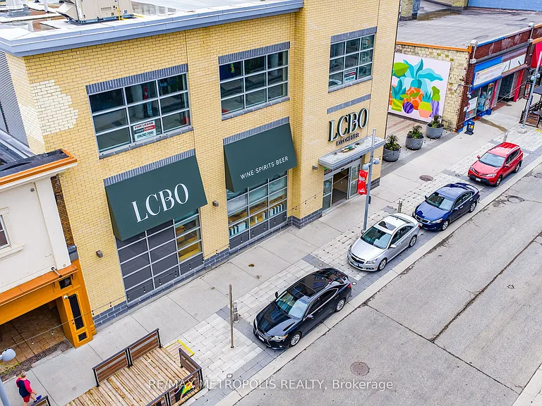 276 King St W #207 — Photo 34