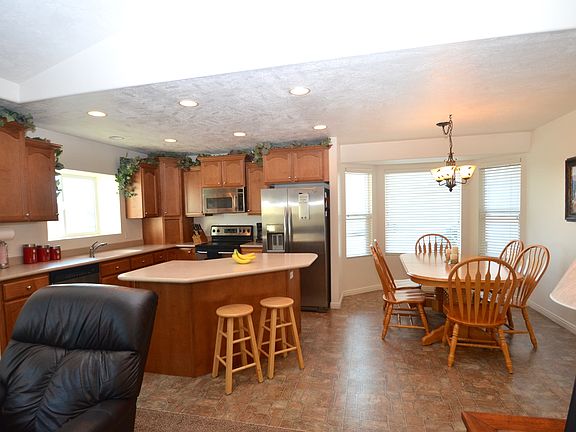 4th image of 6035 Bayshore Drive