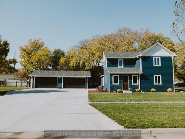 1112 East St, Wood River, NE 68883