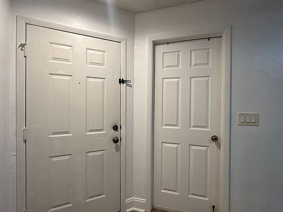 2nd image of 974 Leeward Pl Unit 104