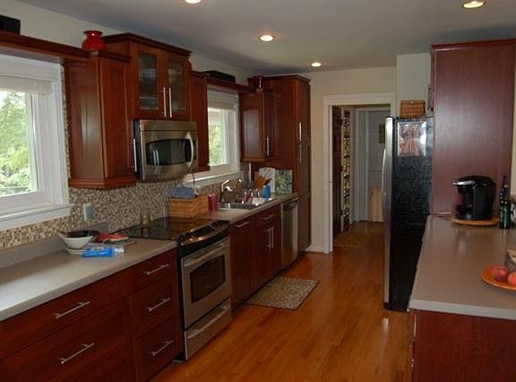 3rd image of 409 N Seminole Dr