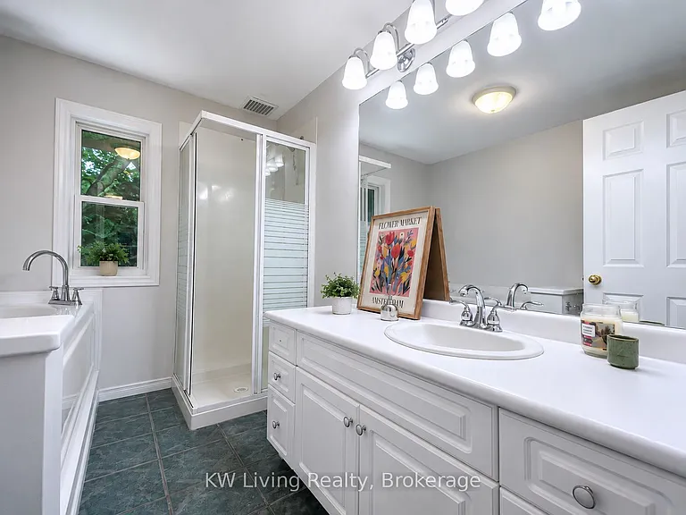 127 Lake Dr N — Photo 28