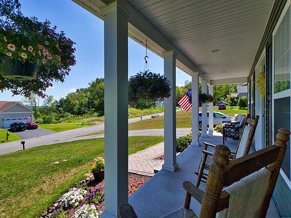 2nd image of 20 Morgan Ct