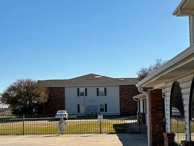 1 bed, 850 sqft, $599 — Photo 2