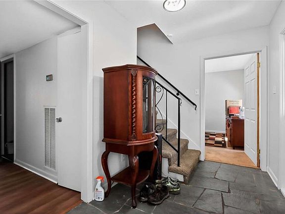 5th image of 2300 Pine St