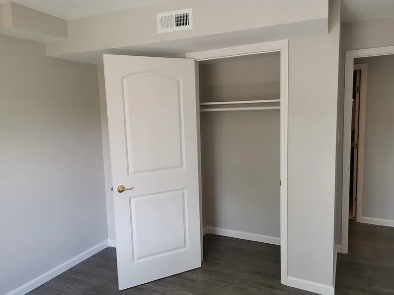 3639 Taliluna Ave #4D — Photo 7