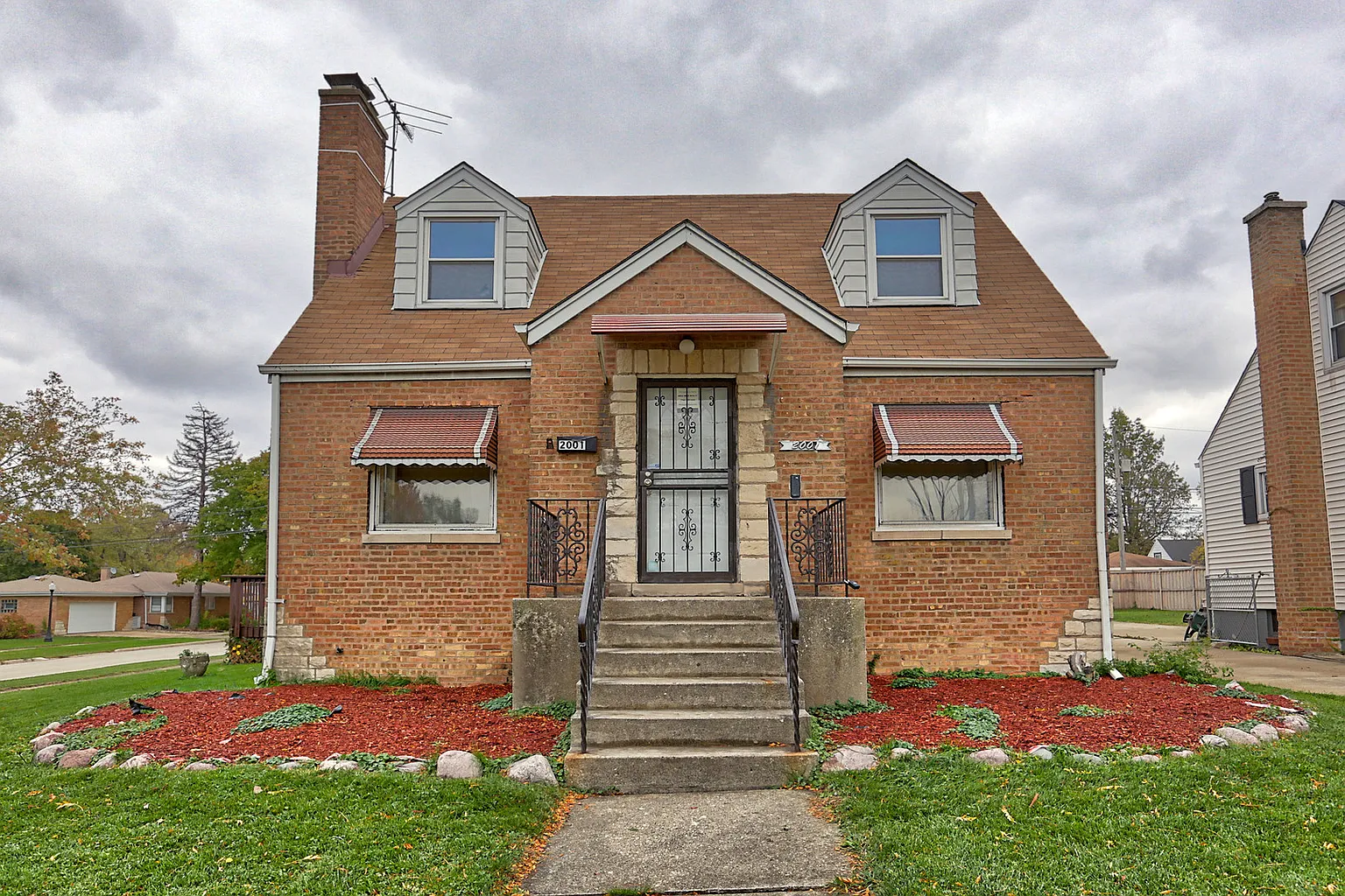 2001 Arthur Ave photo 1
