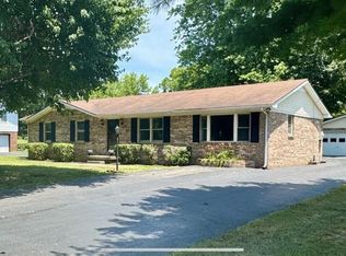 316 Hilltopper Dr, Bowling Green, KY 42101