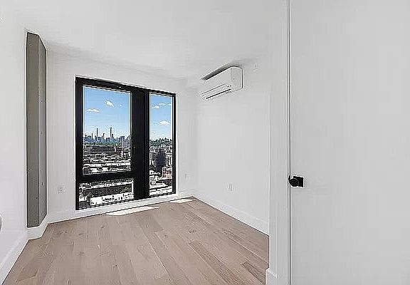 5th image of 60 W 125th St #805