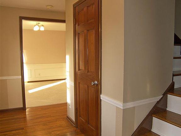 3rd image of 8149 Balsamwood Ln