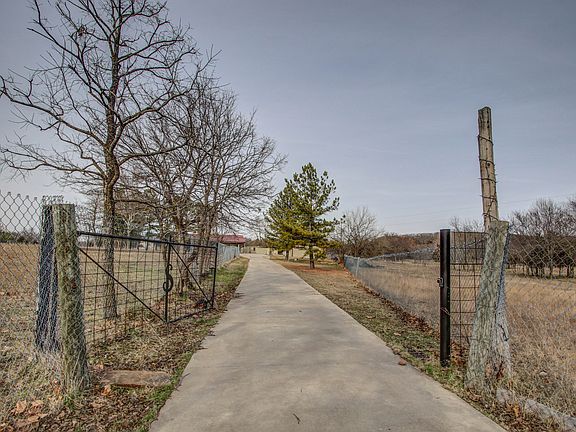 2nd image of 9948 Hwy 75 Old