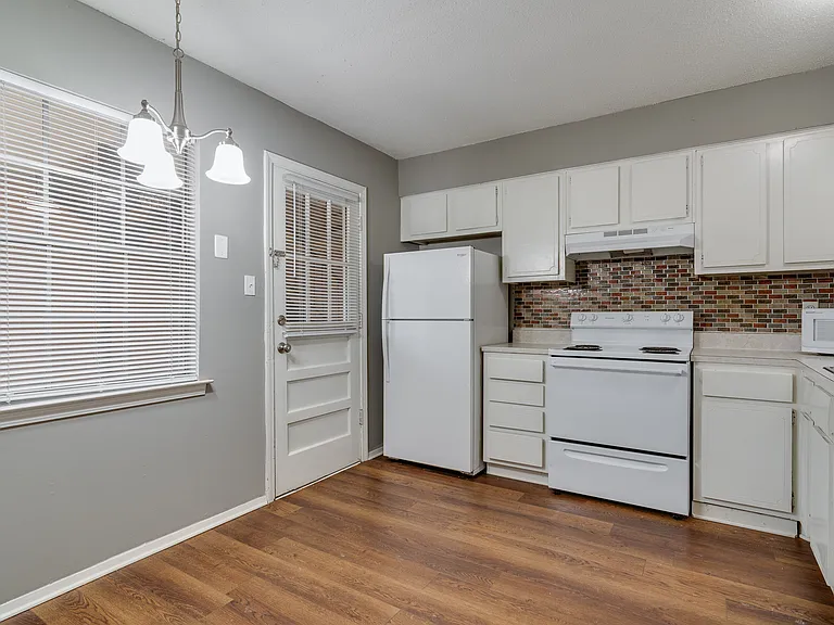 3646 Spottswood Ave #9 — Photo 9