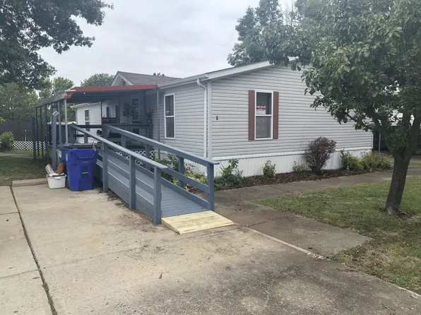 9 Painted Pony Dr, Ofallon, MO 63366