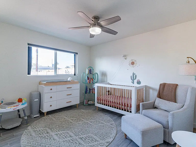 4724 E Polk St — Photo 27