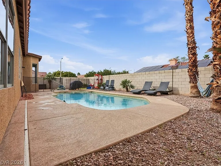 1562 Harwood Ave — Photo 32