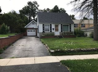 430 Lucille Ave, Fox River Grove, IL 60021