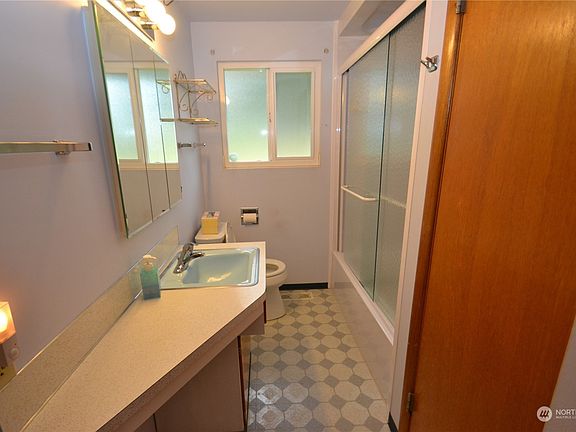 5th image of 1221 S 115th Street
