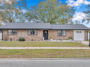 995 Doshire Dr, Orange Park, FL 32065