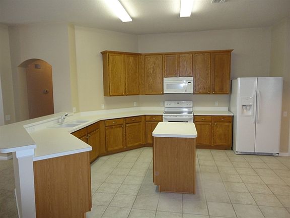 4th image of 2030 Samantha Ln