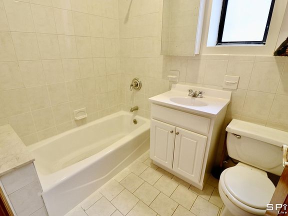 5th image of 201 W 94th St APT 1A