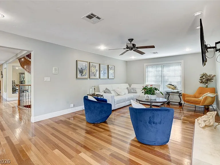7001 Alamitos Cir — Photo 13