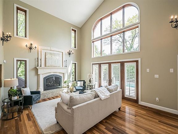 5th image of 11 Clerbrook Ln