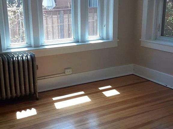 2nd image of 1320 Vine St APT 4