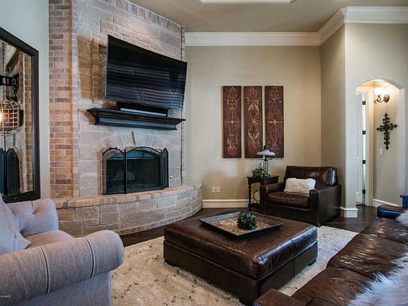 4th image of 6402 Parkwood Pl