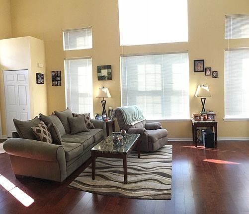 3rd image of 7354 Lenox Ct