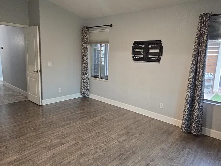 151 W Sagebrush St — Photo 17