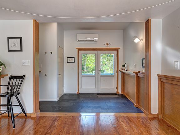Entry / Mudroom