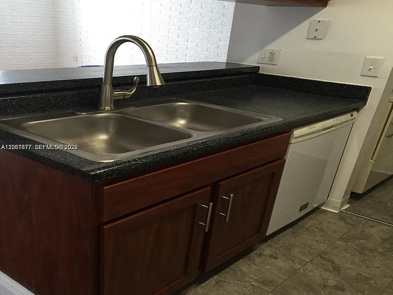 1285 SW 46th Ave #2706 — Photo 6