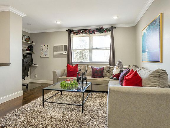 4th image of 224-67 Kingsbury Ave #B