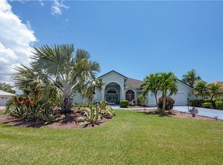 2034 Castle Garden Ln, Naples, FL 34110
