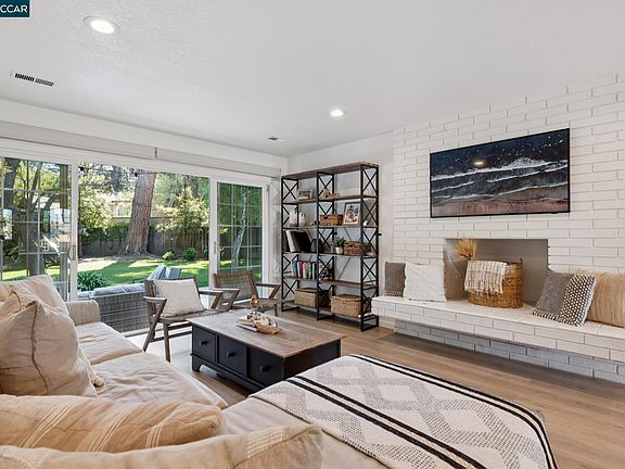 5th image of 837 Tully Way