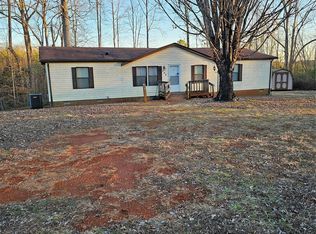 135 Jennings Rd, Dallas, NC 28034