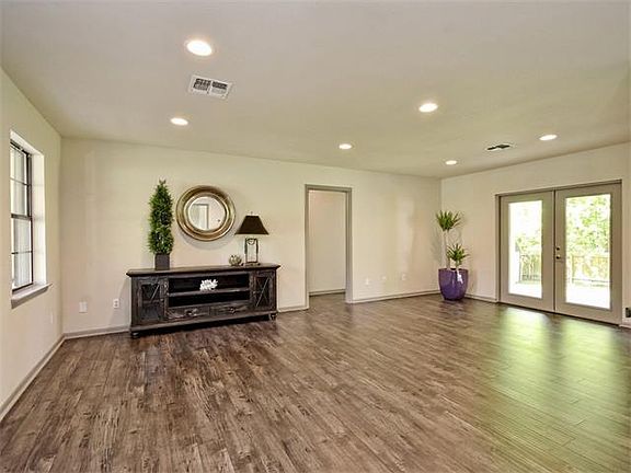 5th image of 2215 Donna Dr