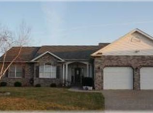 1047 Kingbird Ct, O'Fallon, IL 62269