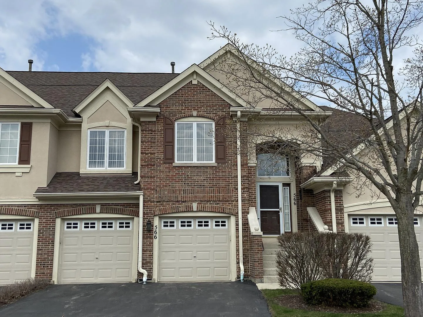 566 Harvey Lake Dr photo 1