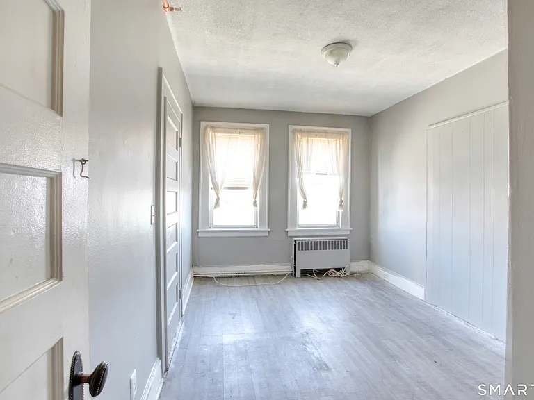 2716 Fairfield Ave #3AF — Photo 9