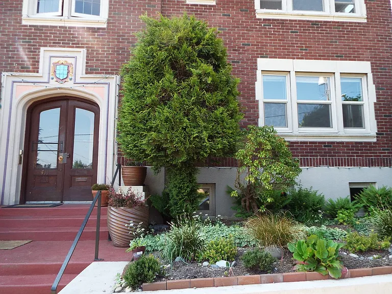 St. Helens Apartments — Photo 4