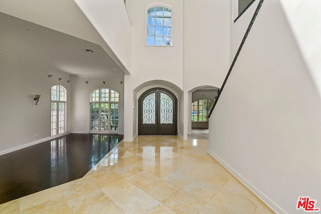 5 bed, 6.0 bath, 3904 sqft, $22,000 — Photo 4