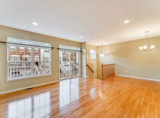 6 Carpenter Ct, Jersey City, NJ 07305