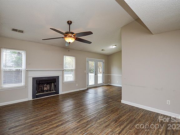 4th image of 5114 Darby Dr
