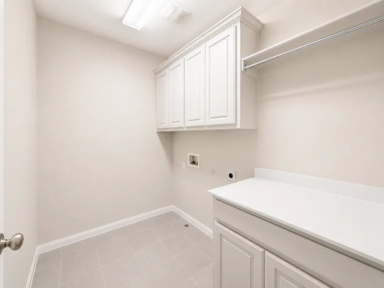1053 Emil Pl — Photo 35